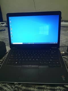 Dell latitude 7440 Core i5 generation 4 4gb ram 128gb SSD 10/10