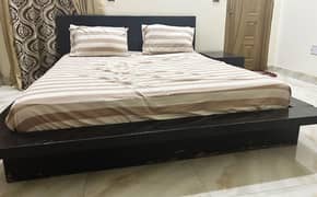 Queen size bed  (LOW Profile)