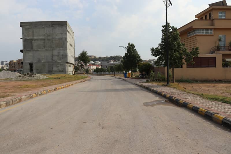 Spacious 1 Kanal Plot Back Open | Ready to Build in Bahria Enclave 3