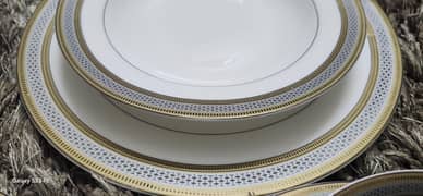 Noritake dinner set