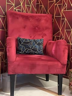 comfortable chair with premium velvet poshish