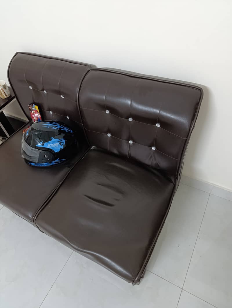 Total 8 sofas. One set of 5.3 sofa  single 1