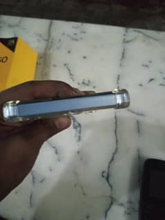 4 128 mobile ko koi mas Nahin mobile bilkul theek hai  03404728431