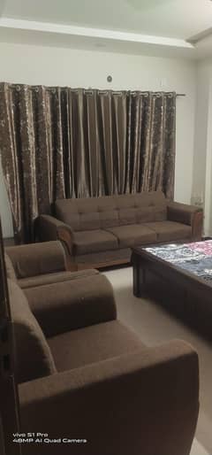 05 Seater Sofa Set for Sale in Good Condition