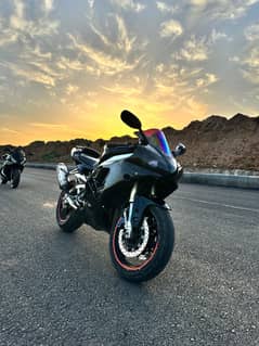 Yamaha R1