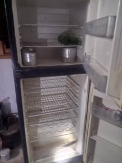 haier refrigerator full siZe bilkul okay hai bs compressor Jala hua ha