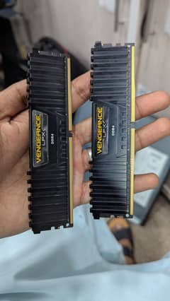 Corsair 16x2 (32gb)