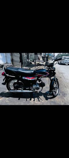 Honda 2018/17  Karachi number  bike for sale