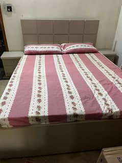 queen size bed