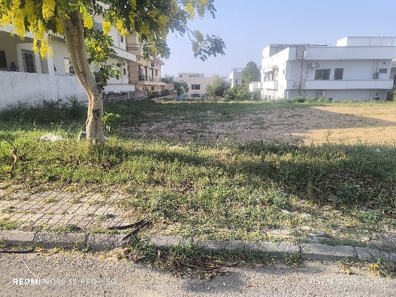 1 Kanal South Facing Plot For Sale In Block G, DHA02 0