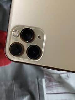 iPhone 11 pro max 256gb golden
