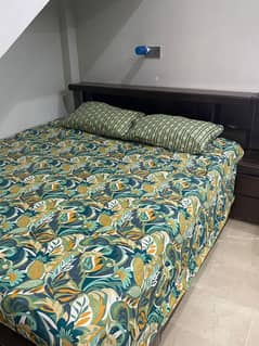 poliaheswood strong bed with side tables in full new condition already