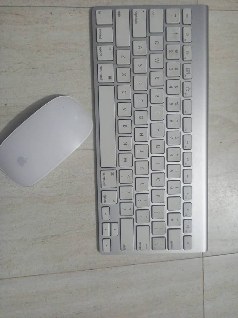 Apple wireless Keyboard and mouse 3