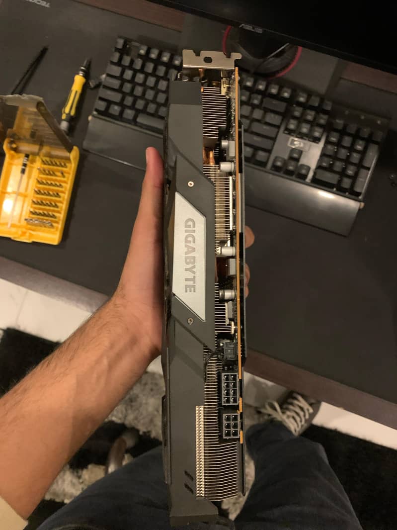 Gigabyte OC RX 5700 XT (with box and in great condition) 7