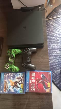 PLAYSTATION 4