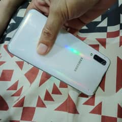 samsung galaxy A50. Ram 4GB  storage 128 GB.