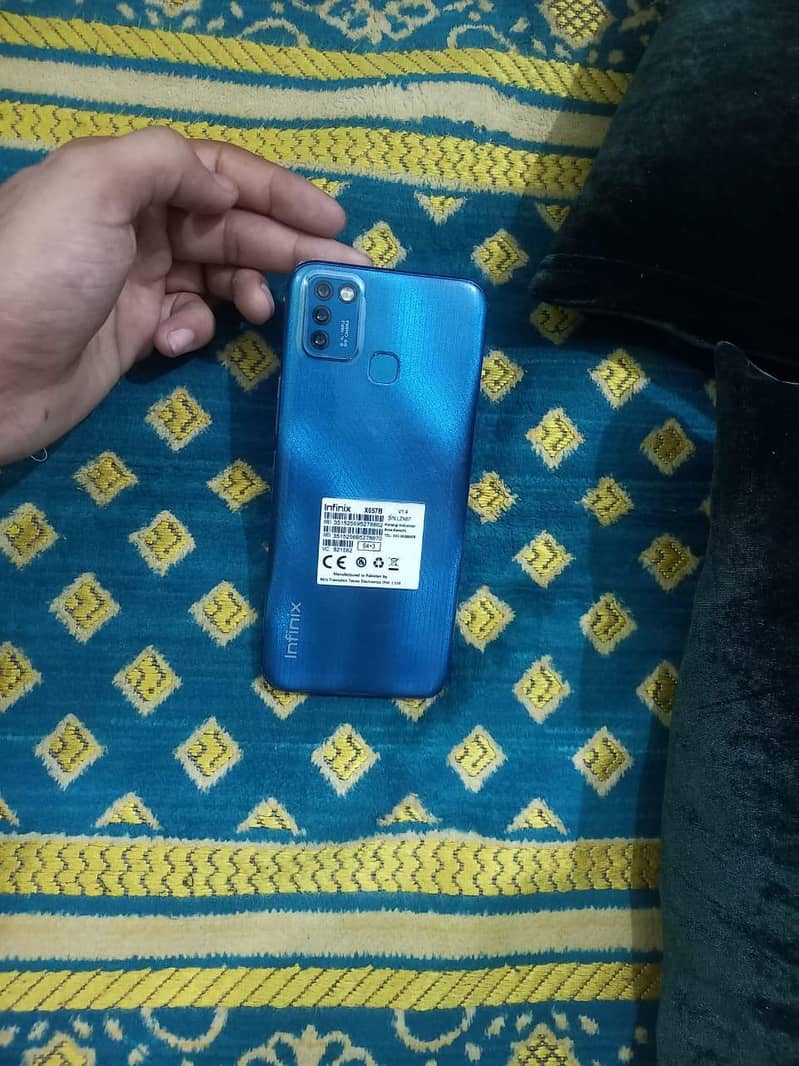 Infinix smart 6 3gp 64 gp all ok h condition 10by 10 h  with box 4