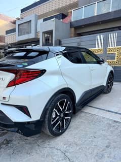 Toyota CHR-GR Full option.