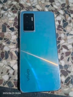 vivo v23e 8 128 with box and charger
