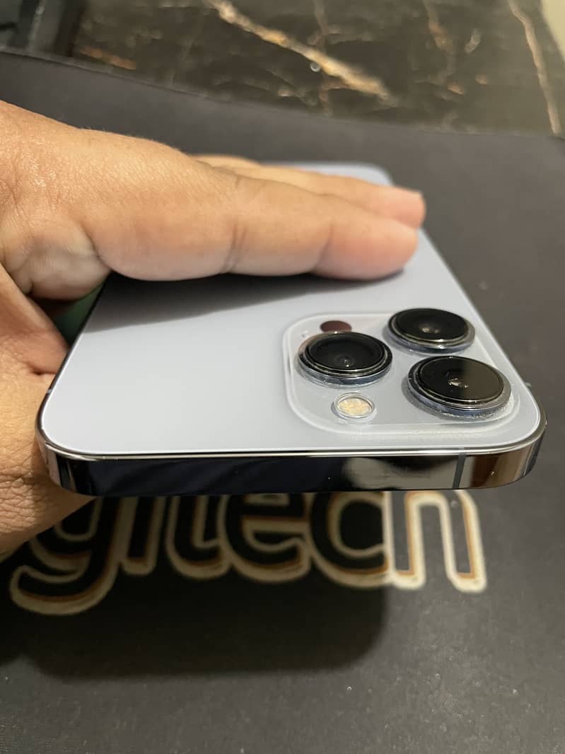 iPhone 13 Pro Max (sim time available) non-pta 5