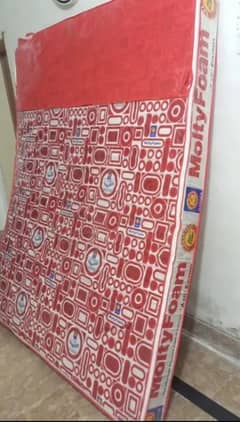 Master king moltyfoam mattress in excellent condition