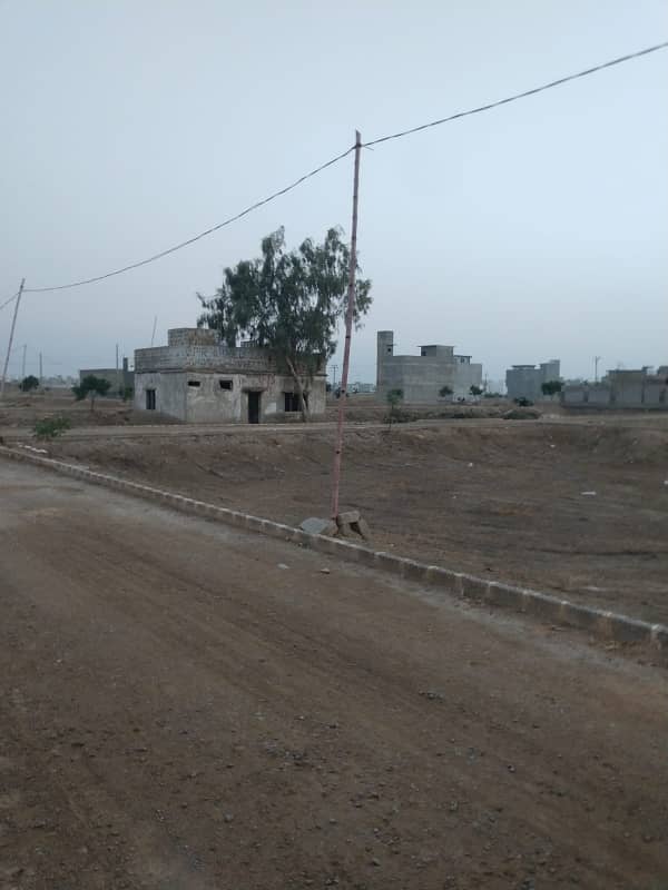 120 SQ YARD NEAR TO PARK PLOT FOR SALE IN PIR AHMED ZAMAN BLOCK 1 0