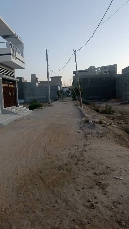 120 SQ YARD NEAR TO PARK PLOT FOR SALE IN PIR AHMED ZAMAN BLOCK 1 8