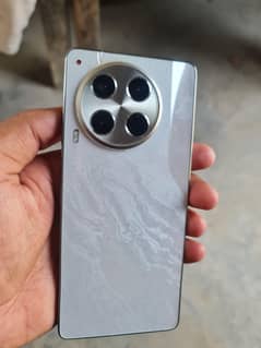 Tecno camon 30