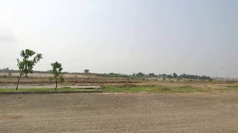 Avail Yourself A Great 1 Kanal Residential Plot In Gulberg Residencia - Block P 0
