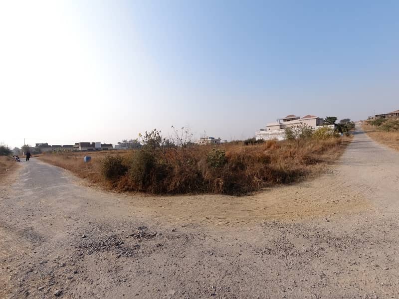 Highly-Desirable Residential Plot Available In Engineers Coop Housing - Block M For sale 11