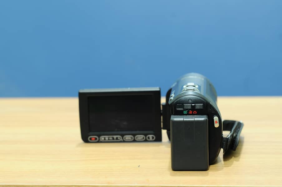 Panasonic HDC-TM70 Full HD Camcorder, 96GB Built-in Memory, Touch LCD 2