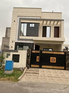 5 Marla Luxury Model Villa Available For Sale In Block EE Citi Housing Gujranwala