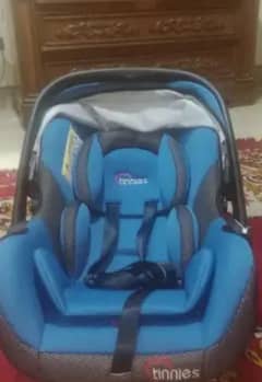 Tinnies Baby car seat /car seat /kids car seat /tinnies cary cot /cot