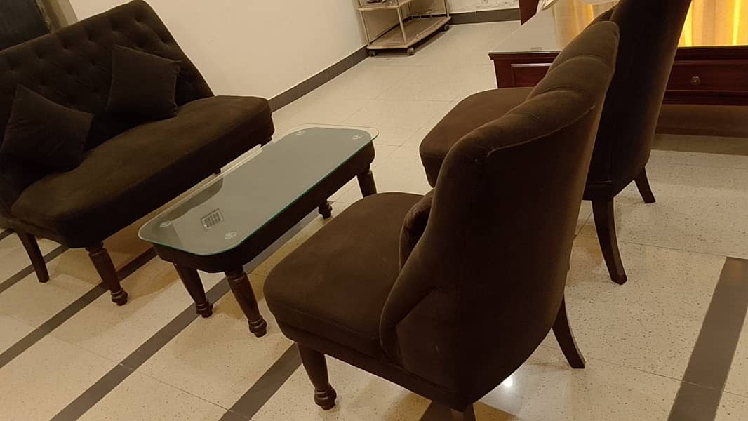 4 Seater Sofa Set With Table 0
