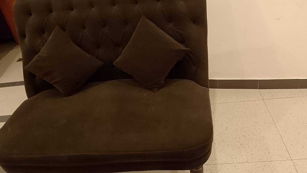 4 Seater Sofa Set With Table 1