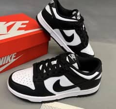 Nike Panda dunks low