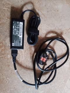HP 65 Watt charger