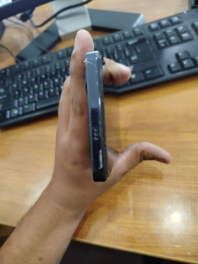 techno camon20 10/10 8+8/256 no any fault exchange with i phone. 0