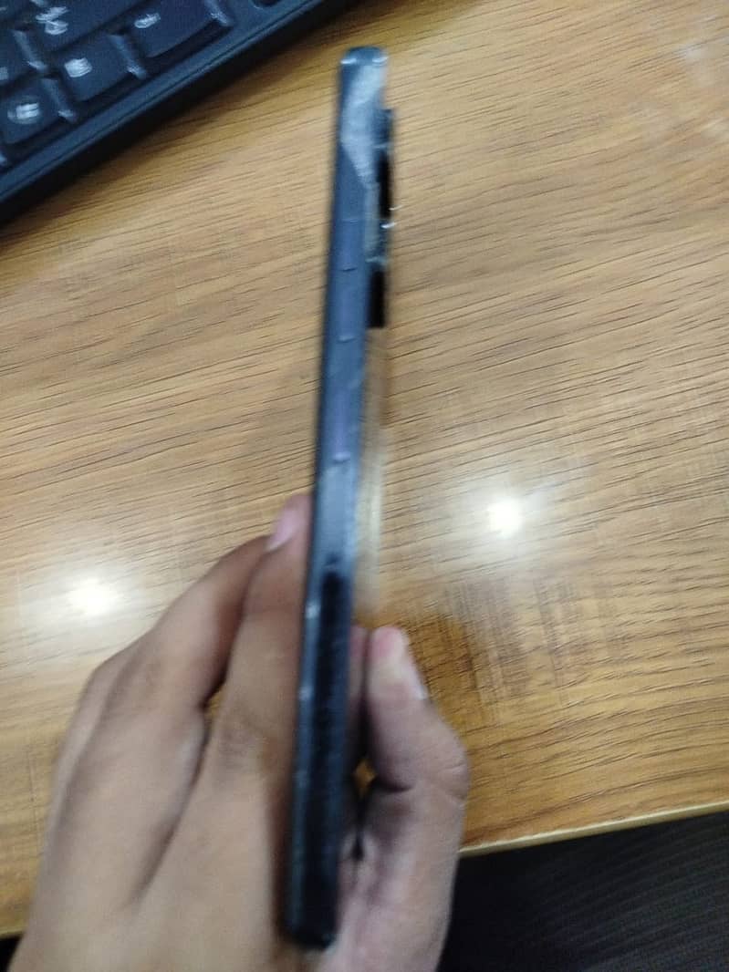 techno camon20 10/10 8+8/256 no any fault exchange with i phone. 1