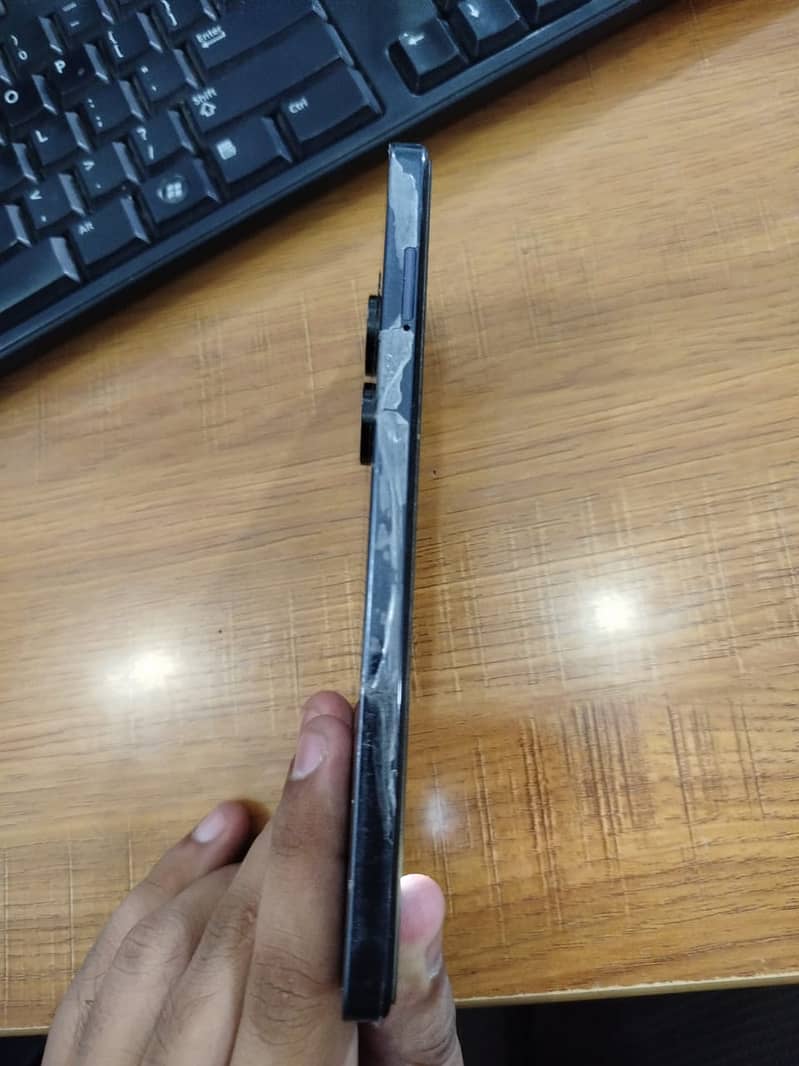 techno camon20 10/10 8+8/256 no any fault exchange with i phone. 4