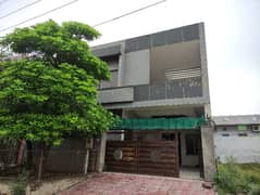 E16