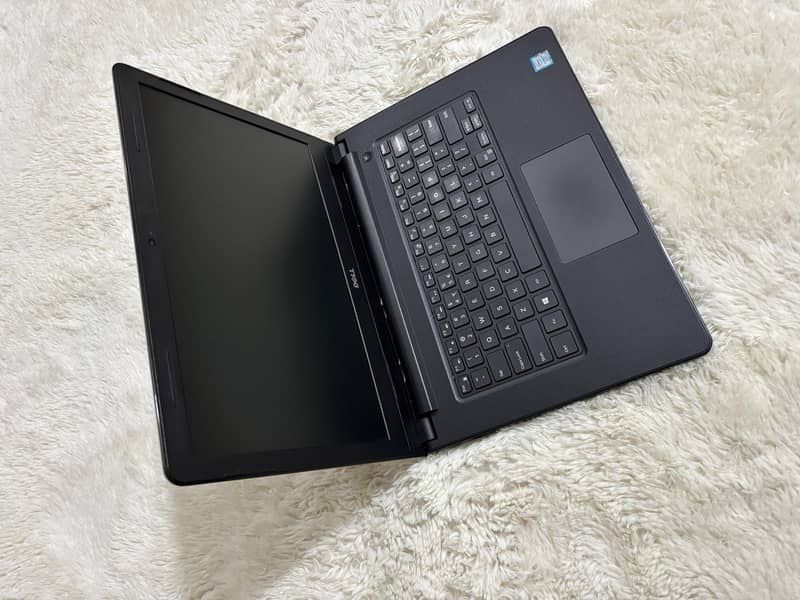 Dell Core i7 7th Gen 8GB DDR4/500GB with 4GB graphics strong working 5