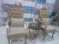 bed room chairs n table