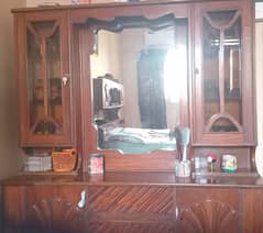Dressing table with side drawers