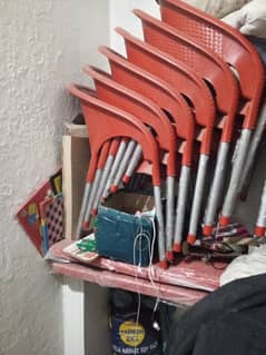 8 kursi 2 tebal bilkul new Hain