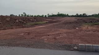 Smart Choice! Semi-Developed 5 Marla Plot for Sale in Bahria Enclave