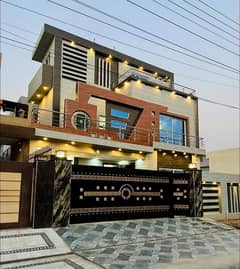 Prime Location 10 Marla House For sale Available In Central Park Housing Scheme