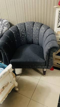Room chairs with coffee table