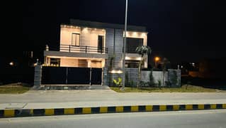 1 KANAL BRAND NEW HOUSE DOUBLE UNIT AT 150FT ROAD NEAR TO PARK