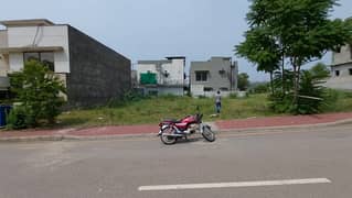 10 Marla Plot for Sale Overseas Block | Bahria Town Phase 8 | Prime Location Near DHA 4 Entry